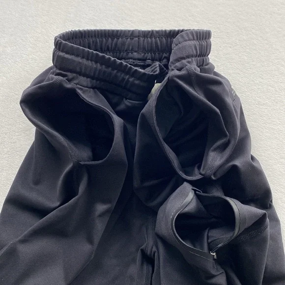 Vuori Sunday Performance 7.5” Pull On Athletic Jogger Shorts (Black) - Picture 9 of 15